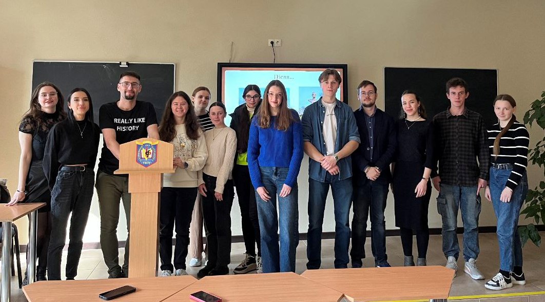 Учасники заходу.jpg